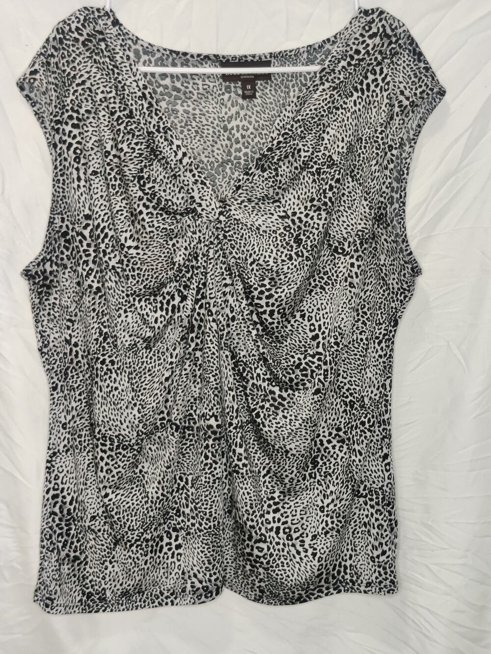 Dana Buchman Women's Wrap Front Top  Black & White Animal / Graphic Print